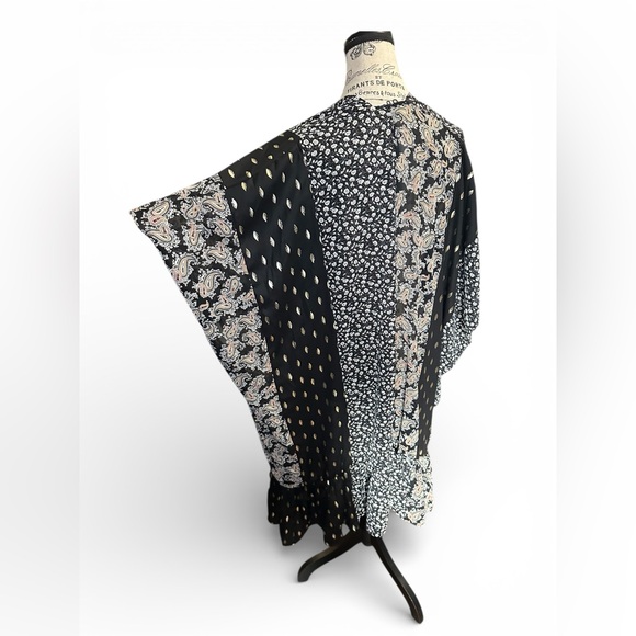 Umgee Sheer Mixed Print Kimono with Ruffled Hem - Picture 7 of 8